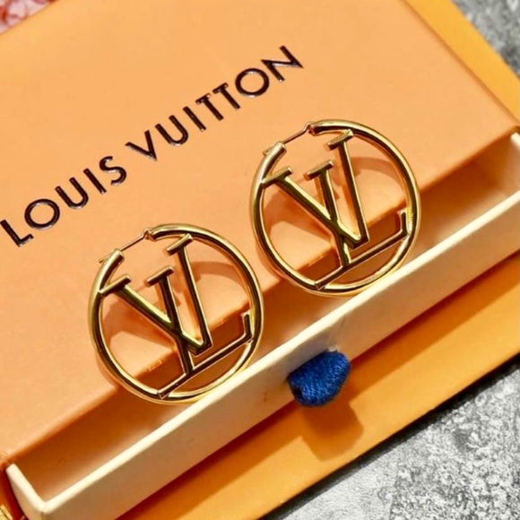 **SOLD**❤️Louis Vuitton Louise Earrings ❤️ - Picture 1 of 7